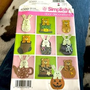 🗺️ NEW Simplicity 4389 Door Decoration Holiday Bear Bunny Mitten Basket Pumpkin